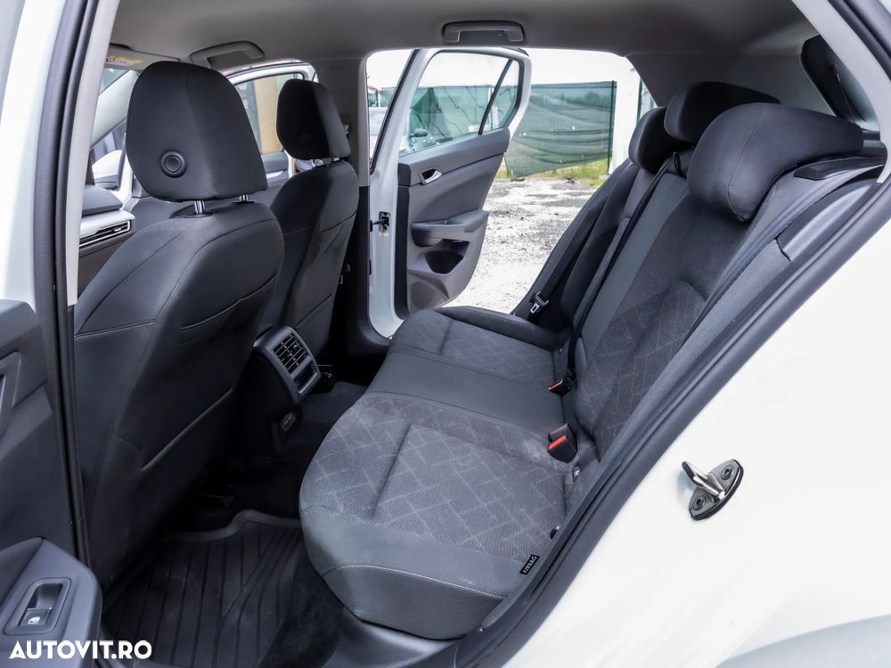 Volkswagen Golf 1.5 eTSI ACT DSG MHEV Life - 6