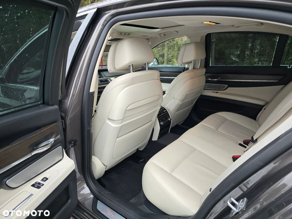 BMW Seria 7 - 15