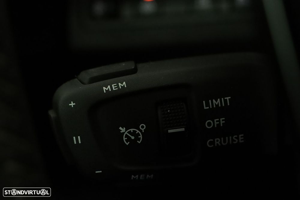 Peugeot 3008 1.6 Hybrid Allure e-EAT8 - 19