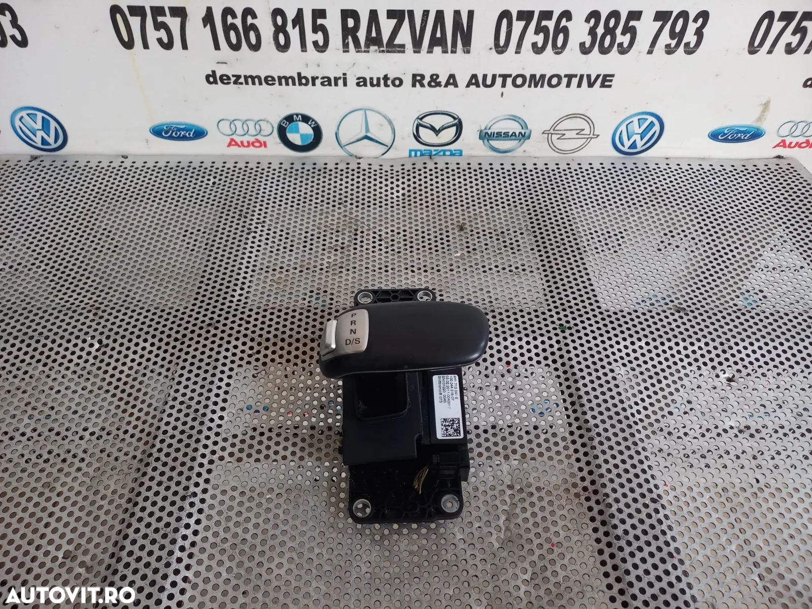 Timonerie Selector Viteze Audi A8 4H D4 An 2010-2011-2012-2013-2014-2015-2016-2017 Volan Stanga Cod 4H1927731A 4H1713041B Dezmembrez Audi A8 4H D4 3.0 Tdi Quattro Motor CDT Cutie MXU Volan Stanga - Dezmembrari Arad - 8