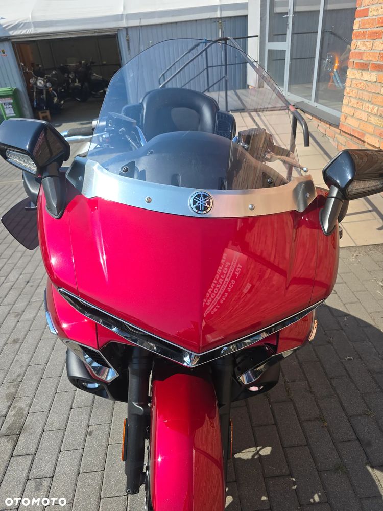Yamaha Venture - 9