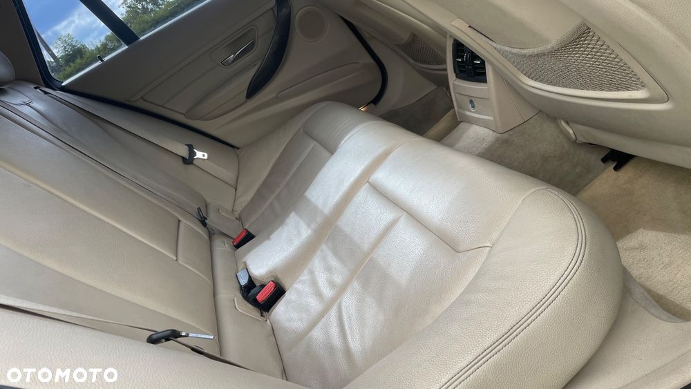 BMW Seria 3 316d - 25