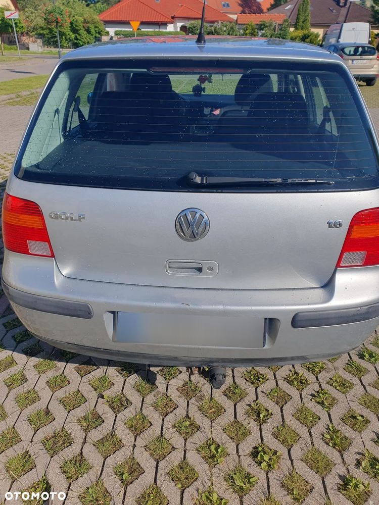 Volkswagen Golf - 6