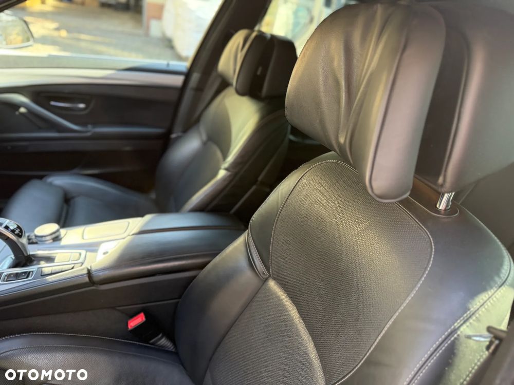 BMW Seria 5 M550d xDrive - 12