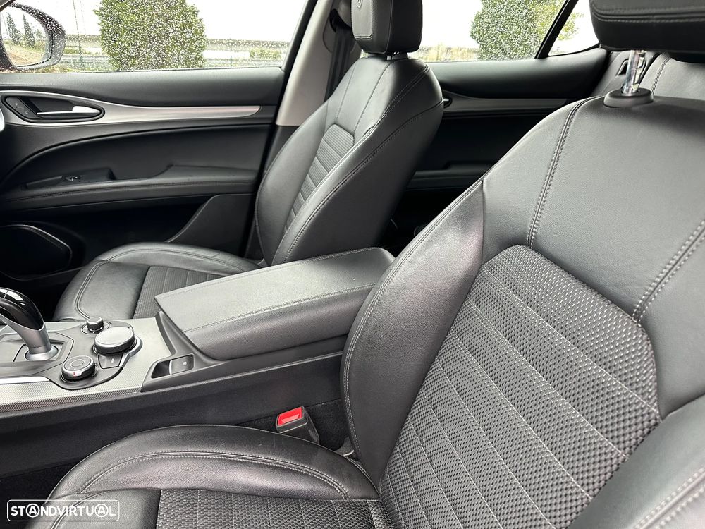 Alfa Romeo Stelvio 2.2 D Super AT8 - 19