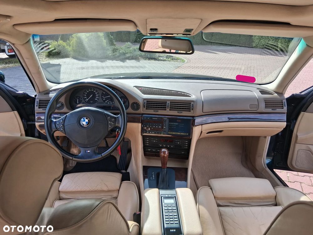 BMW Seria 7 - 24