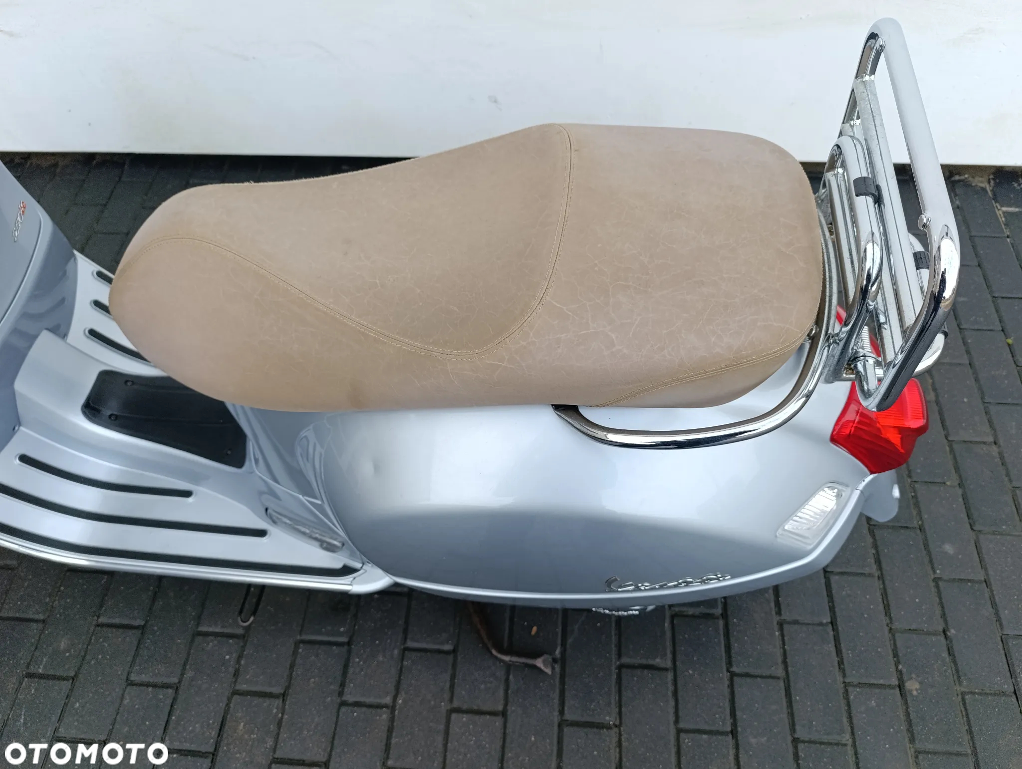 Piaggio Vespa - 16
