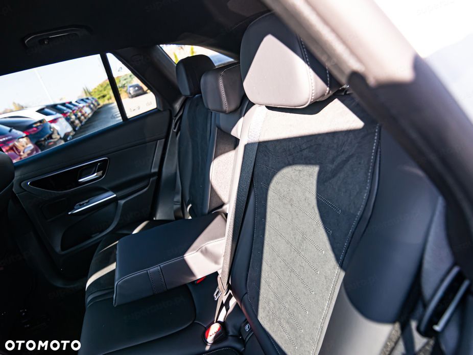 Mercedes-Benz GLC - 11