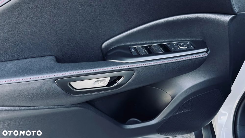 Lexus LBX 1.5 Hybrid Emotion - 29