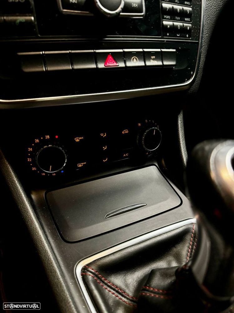 Mercedes-Benz GLA 200 d AMG Line - 36