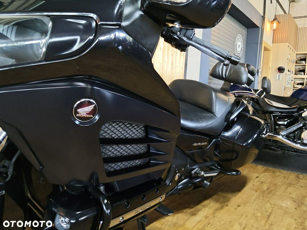 Honda GL - 28