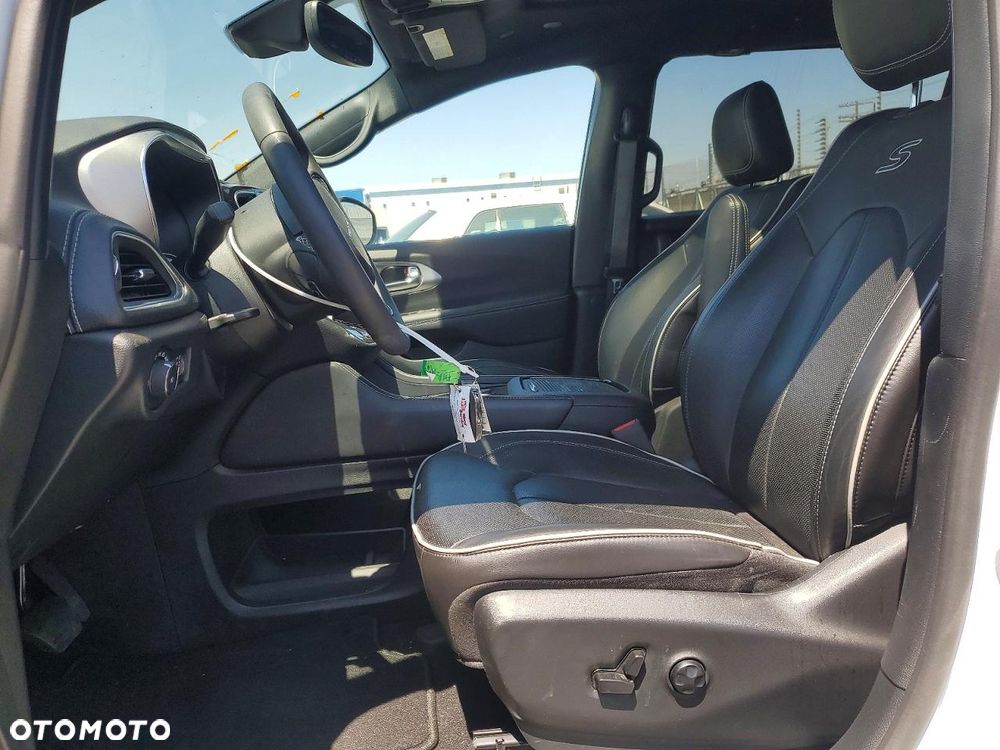 Chrysler Pacifica - 6