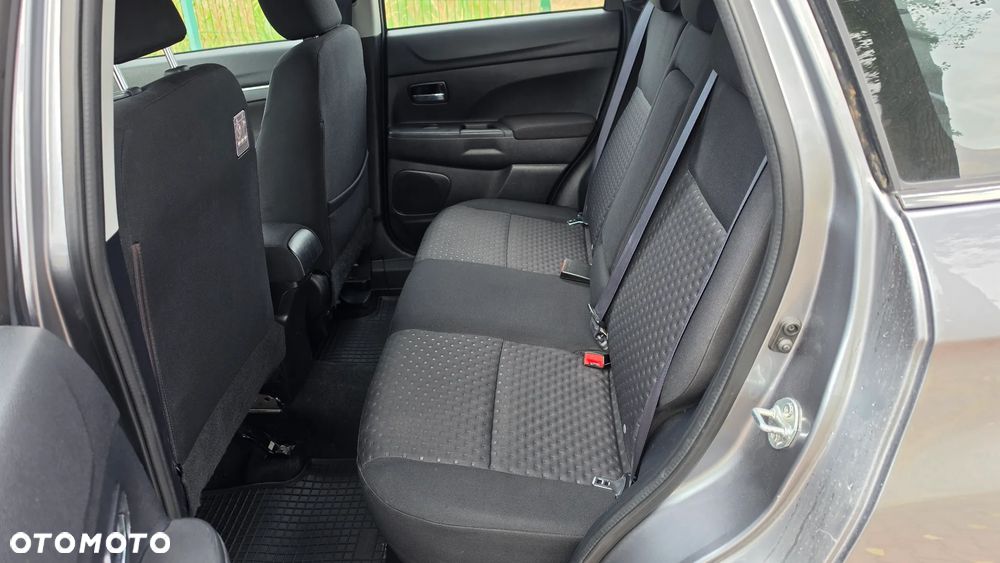 Mitsubishi ASX - 10