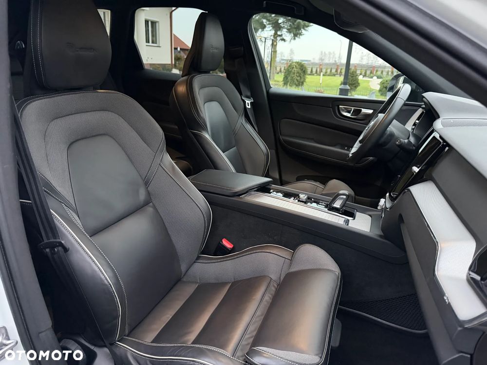 Volvo XC 60 B4 D AWD R-Design - 9