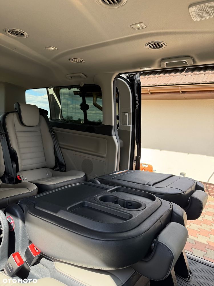 Ford Tourneo Custom - 23