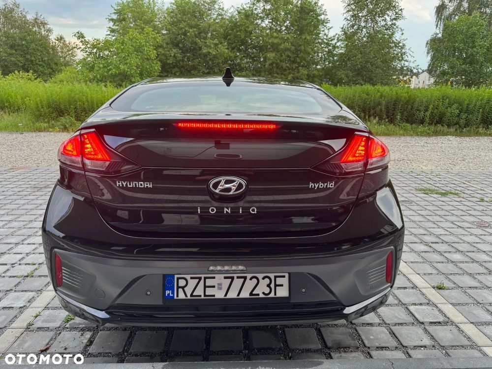 Hyundai IONIQ Hybrid Platinum - 11