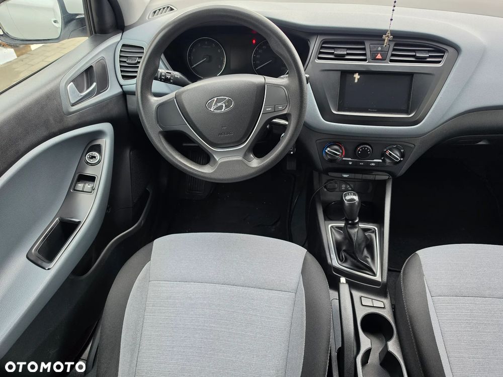 Hyundai i20 - 22