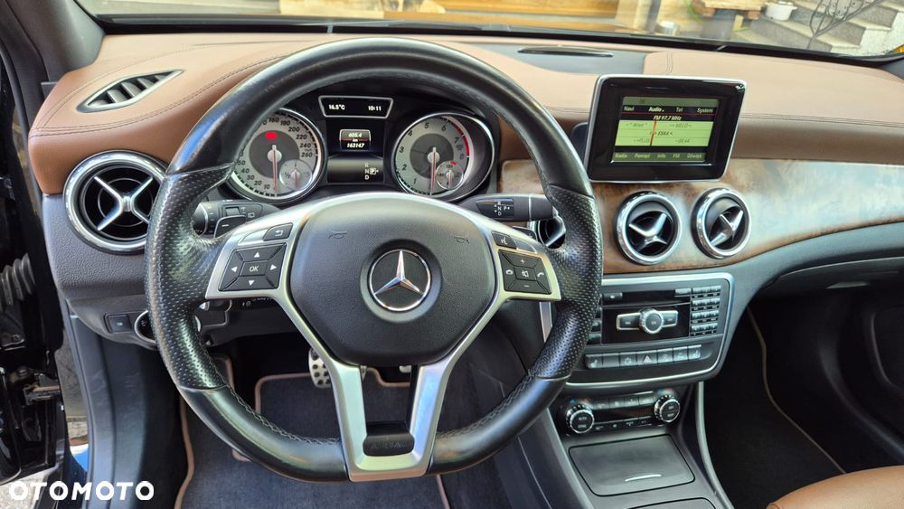 Mercedes-Benz GLA 200 7G-DCT AMG Line - 21
