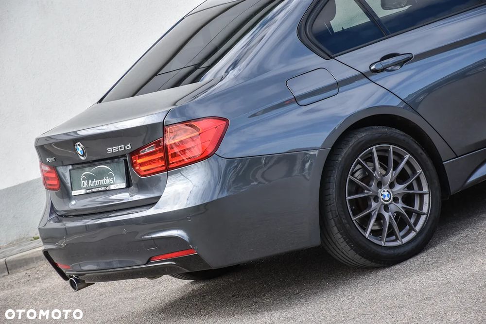 BMW Seria 3 320d DPF Edition Sport - 13
