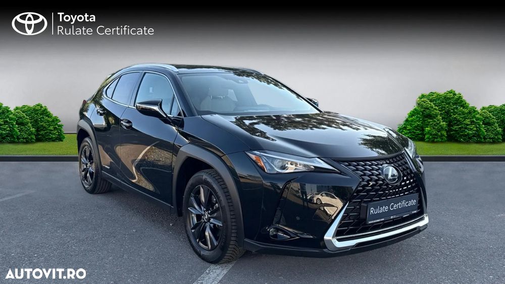 Lexus UX 250h FWD Executive - 3