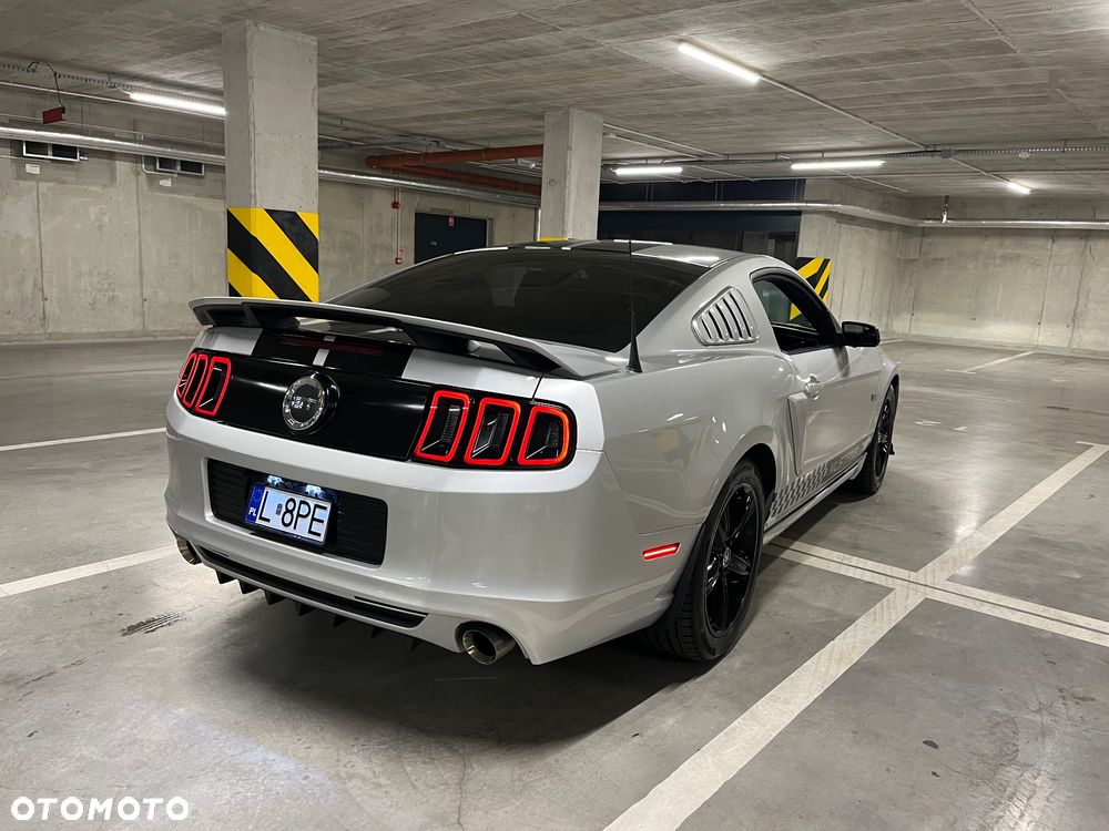 Ford Mustang 5.0 V8 GT Premium - 5