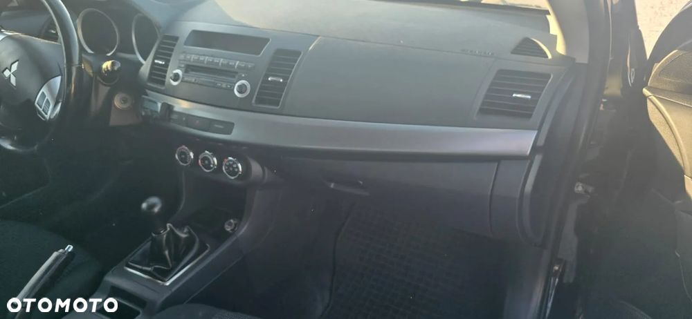Mitsubishi Lancer 1.8 Intense - 6