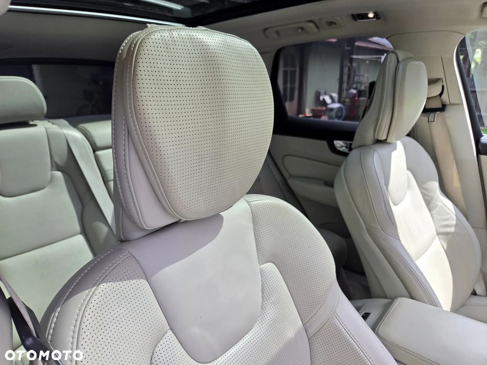 Volvo XC 60 D5 AWD Geartronic Inscription - 28