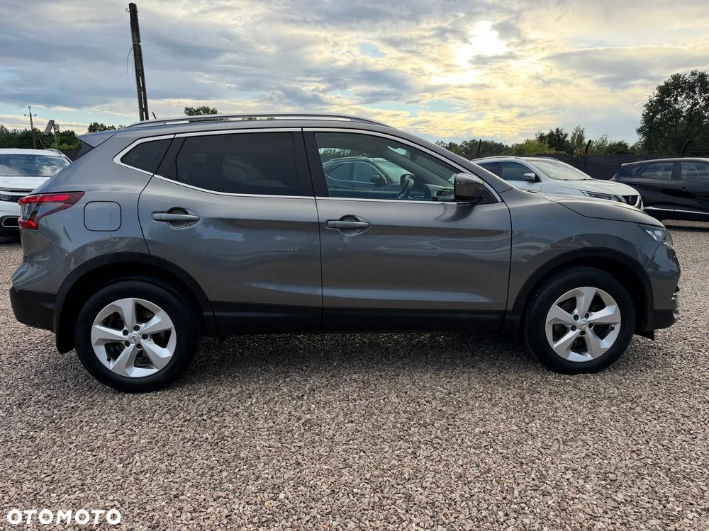 Nissan Qashqai 1.3 DIG-T N-Connecta - 16