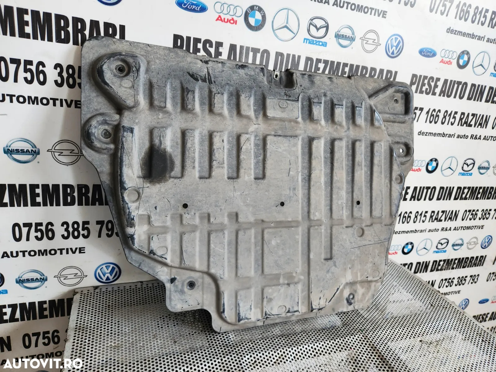 Scut Motor Range Rover Evoque An 2012-2013-2014-2015-2016-2017-2018-2019 Dezmembrez Range Rover Evo - 2