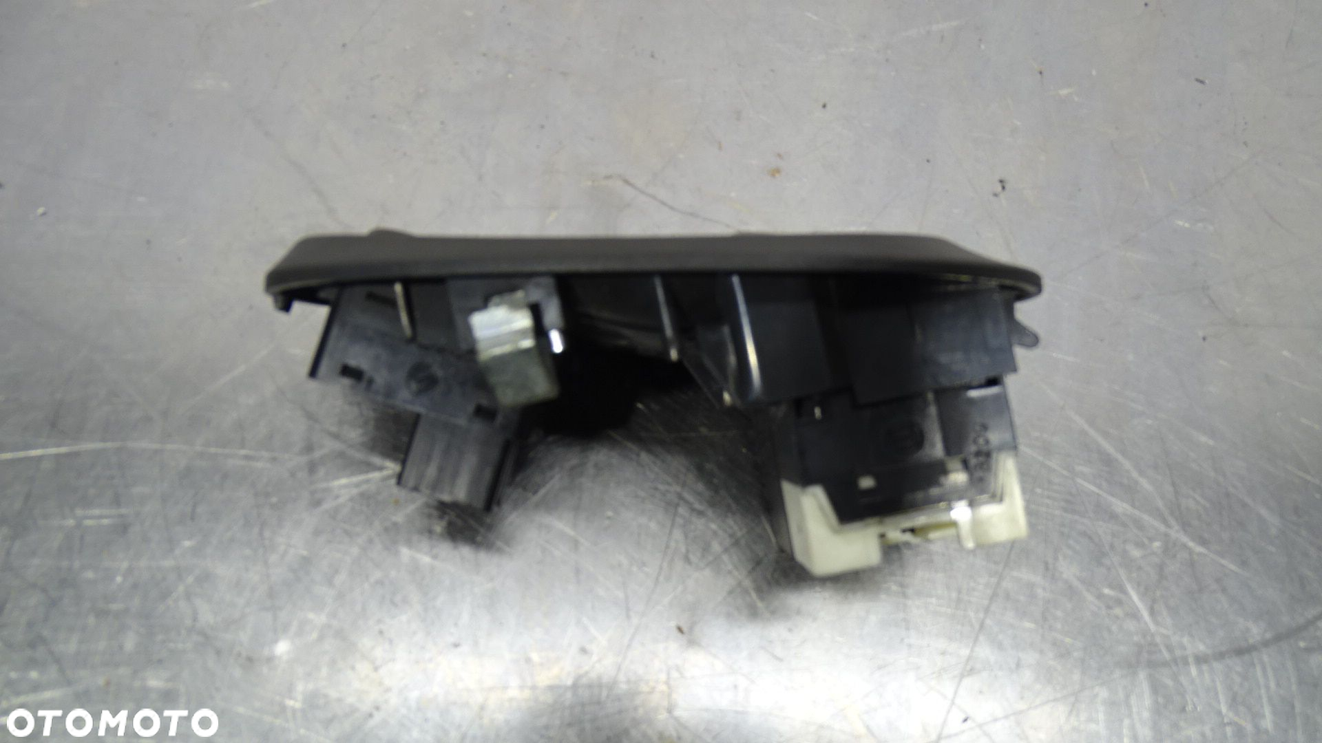 PANEL STEROWANIA SZYB IVECO DAILY III 2.8 - 2