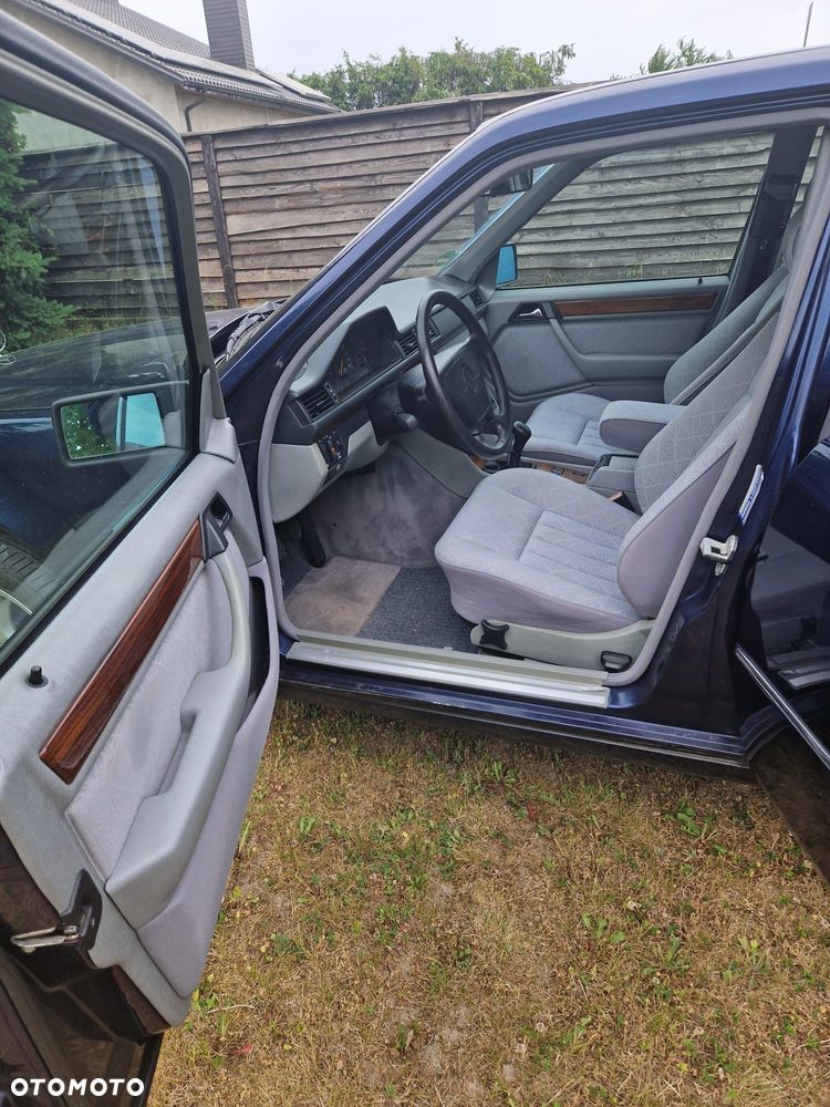 Mercedes-Benz Klasa E 220 - 6