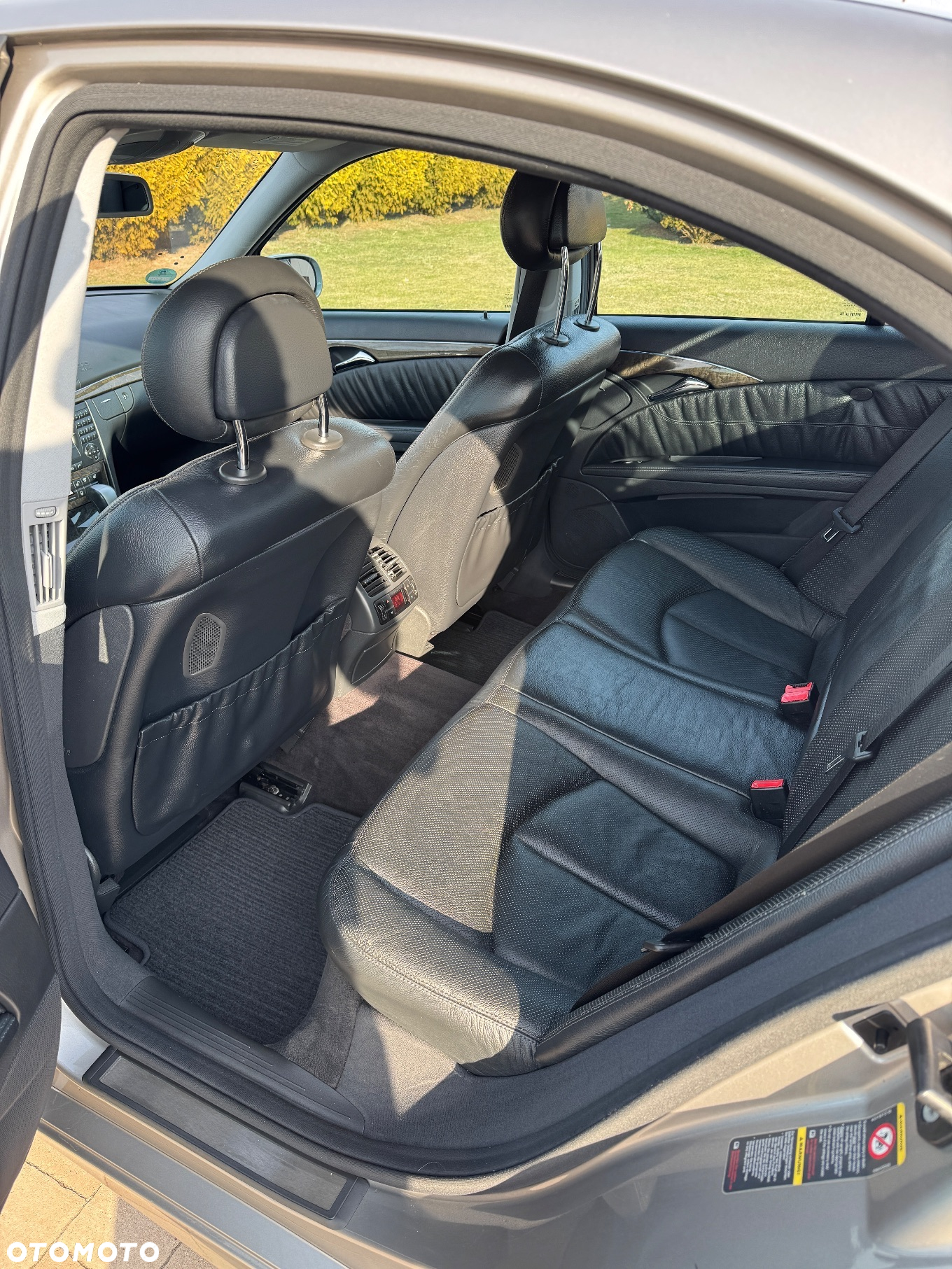 Mercedes-Benz Klasa E 500 4-Matic T Elegance - 29