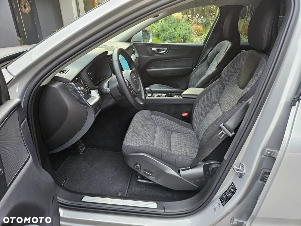 Volvo XC 60 B4 B Plus Bright - 19