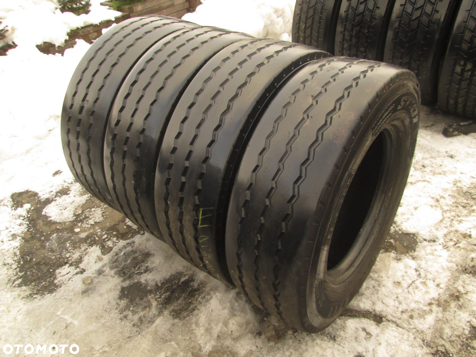 Opony ciężarowe 245/70R17.5 Pirelli ST01. Opony ciężarowe - 4