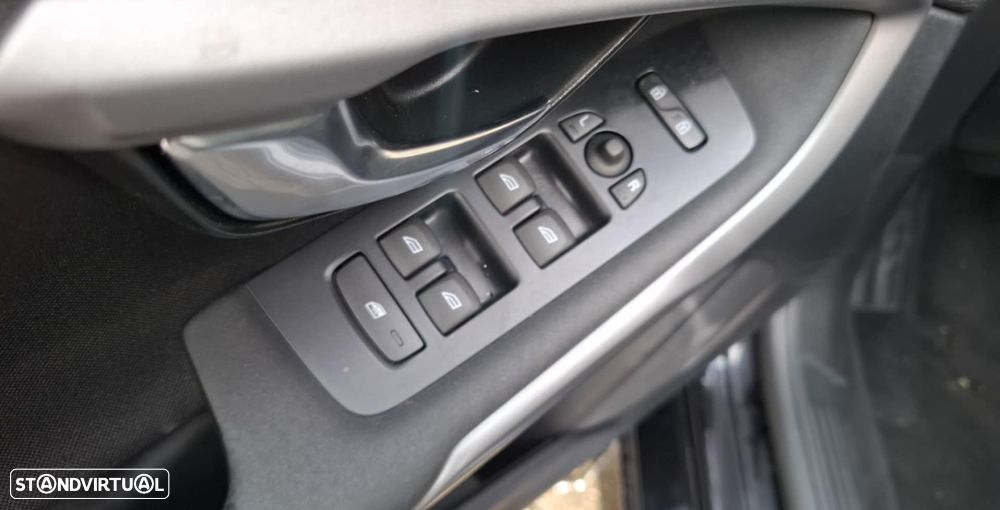 Volvo V40 D2 Black Line - 15