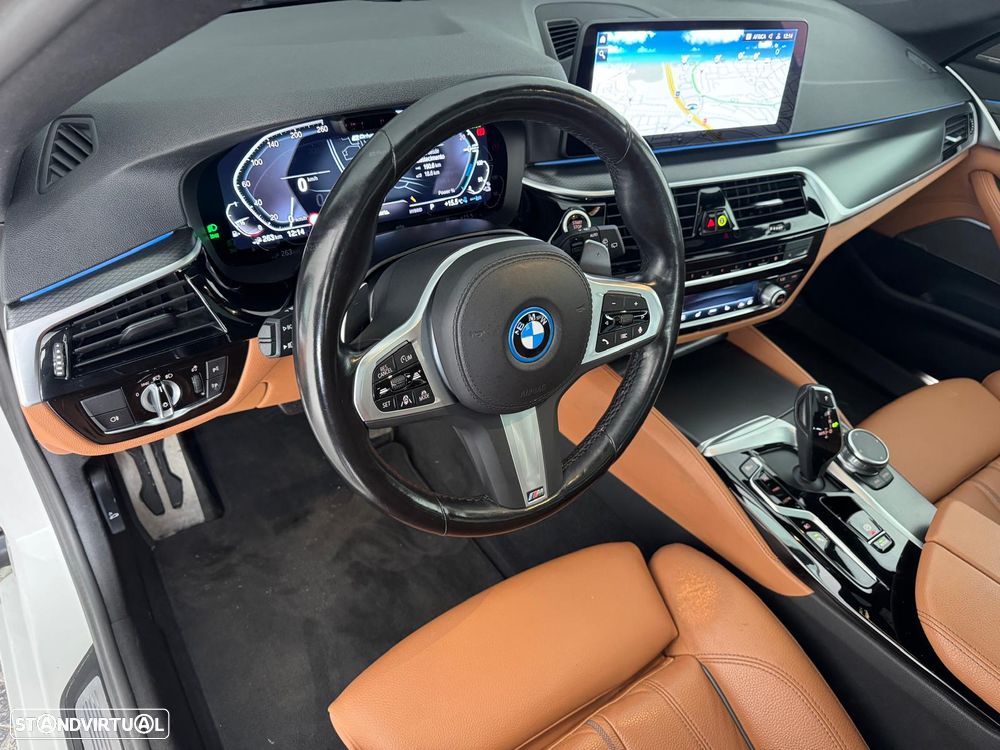BMW 530 e Pack Desportivo M - 4