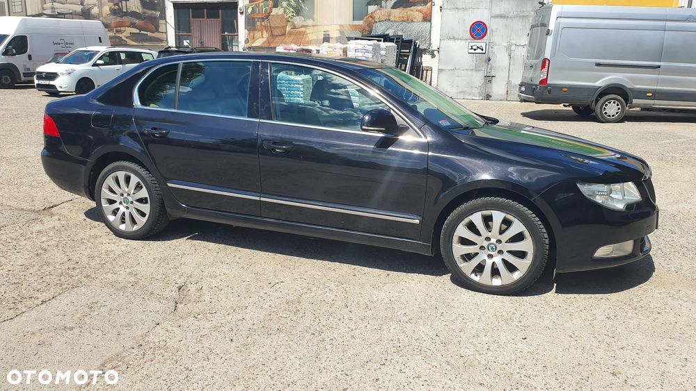 Skoda Superb 2.0 TDI Elegance DSG - 13