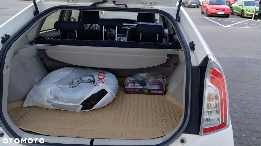 Toyota Prius 1.8 HSD Sol - 3