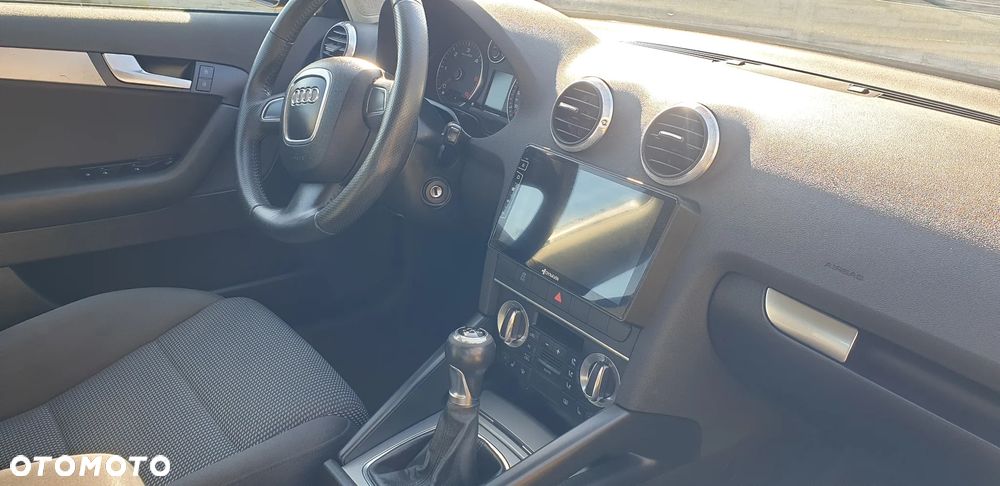 Audi A3 Sportback 1.6 TDI DPF Attraction - 9