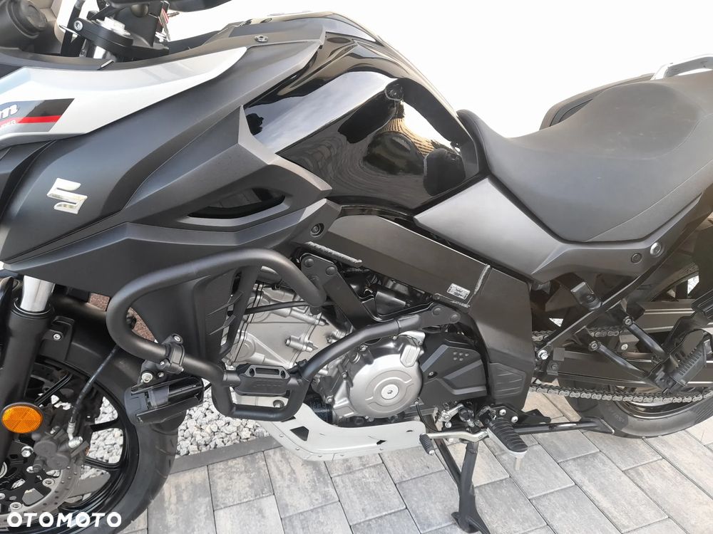 Suzuki V-STROM - 10