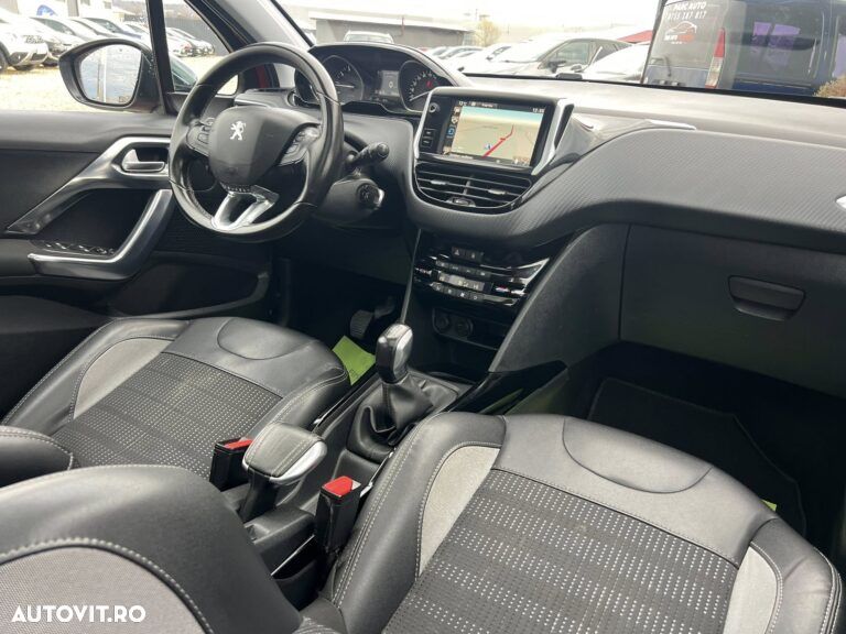 Peugeot 2008 PureTech 110 Stop&Start Business-Line - 8