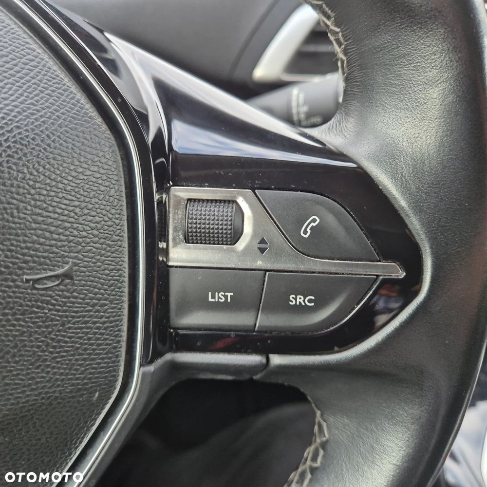 Peugeot 3008 1.2 PureTech Active - 25