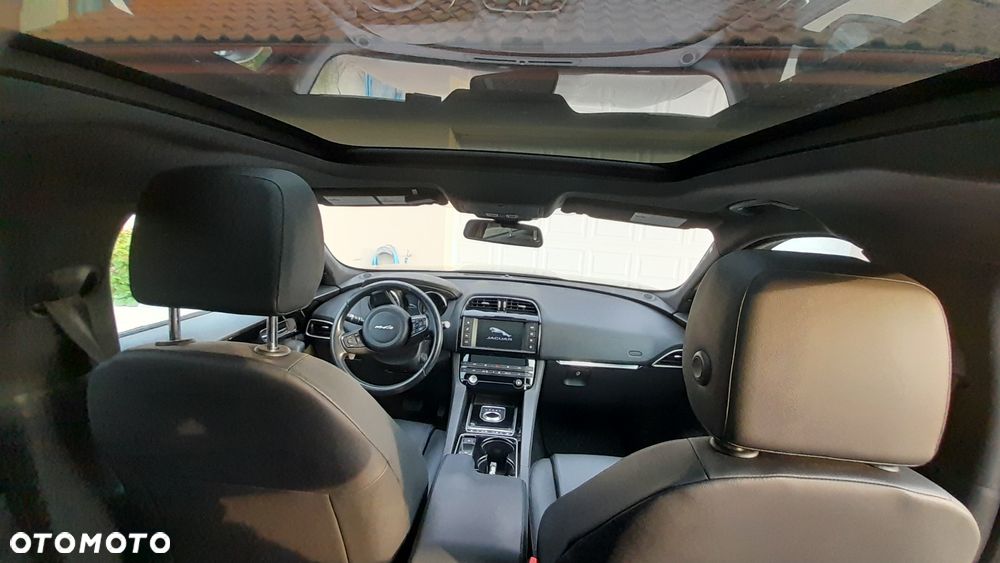 Jaguar F-Pace 35t AWD Prestige - 9