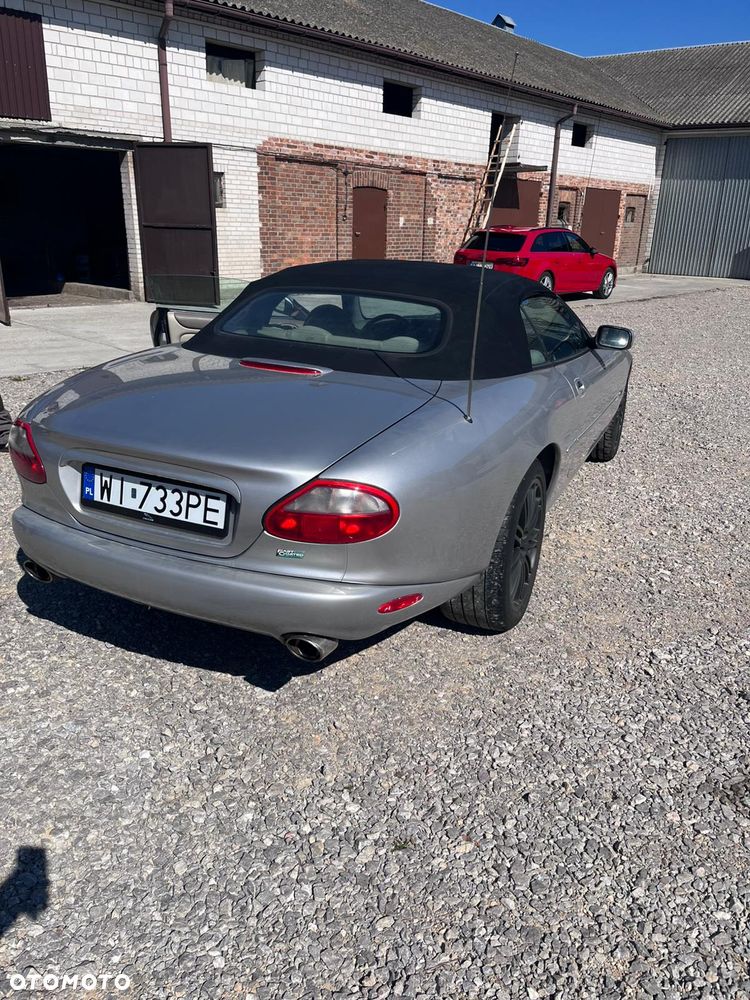 Jaguar XK - 4