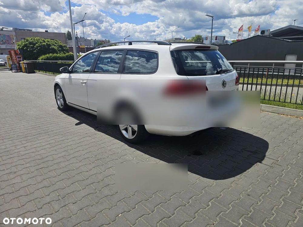 Volkswagen Passat 2.0 TDI Comfortline - 9