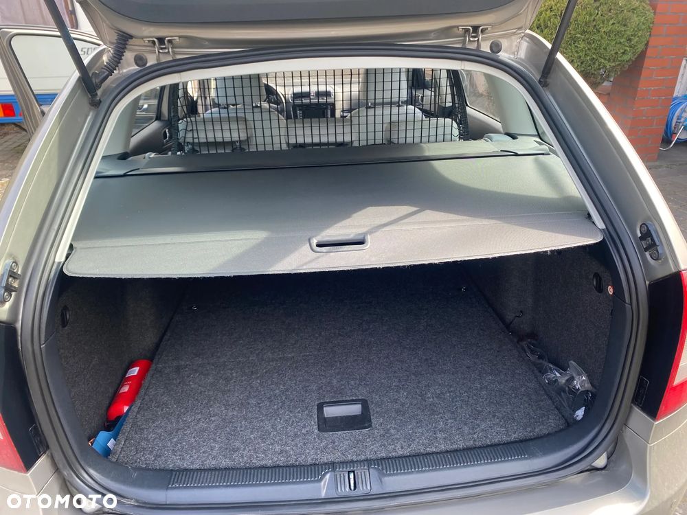 Skoda Octavia 2.0 TDI DPF DSG Laurin & Klement - 7