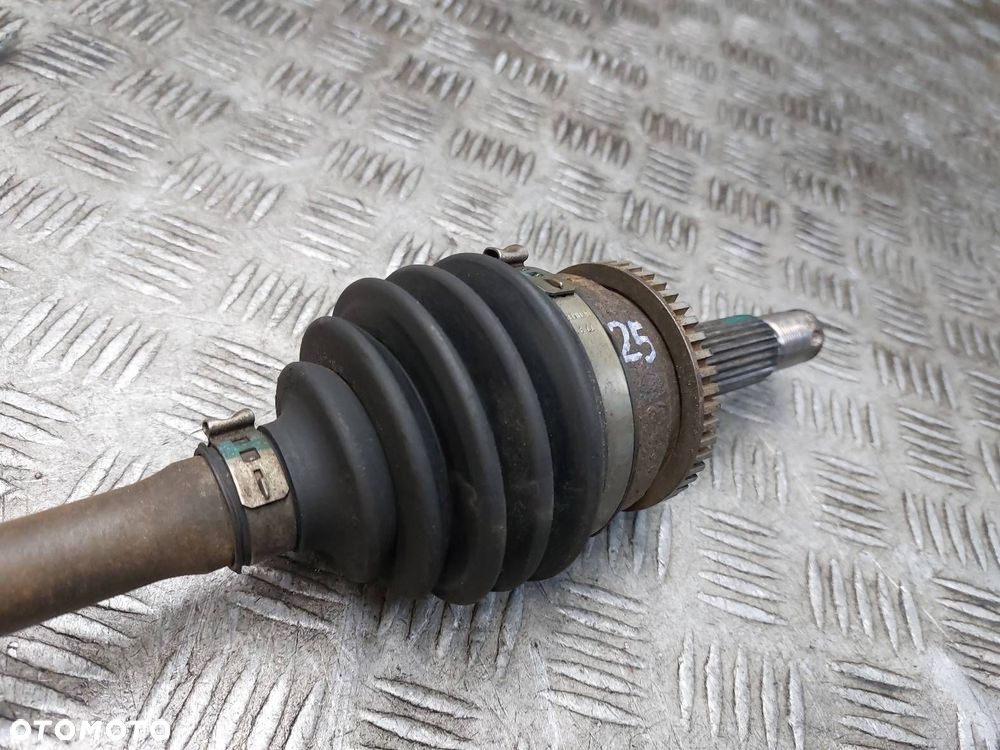 PÓŁOŚ LEWY PRZÓD HYUNDAI I20 I 1.2 16V - 3