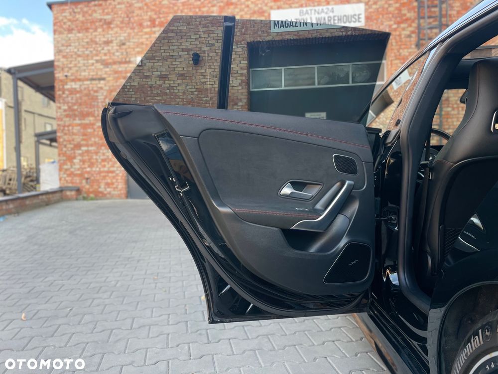 Mercedes-Benz CLA 200 Shooting Brake 7G-DCT AMG Line - 11