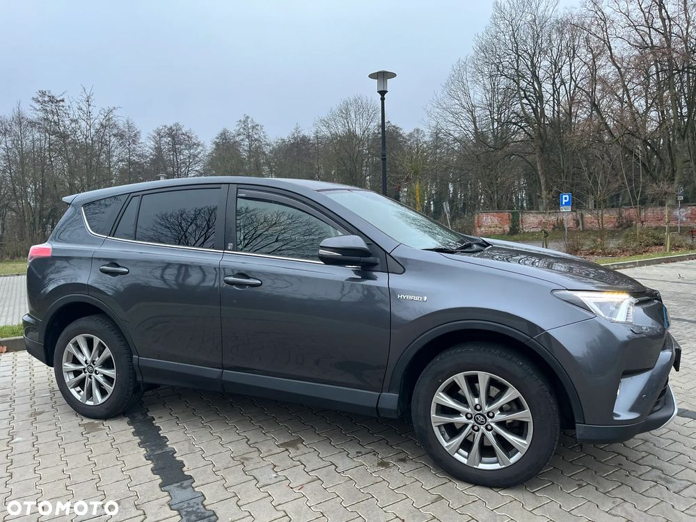 Toyota RAV4 - 10