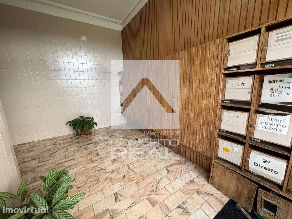 Apartamento T2 - Renovado (Forno) - Grande imagem: 3/33